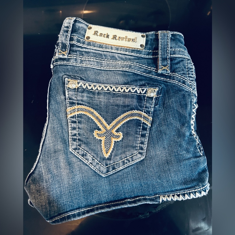 Women’s size 28 Rock Revival shorts *Like New!*
